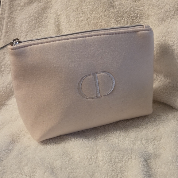 NWOB Dior Pouch Brand new - Picture 1 of 7